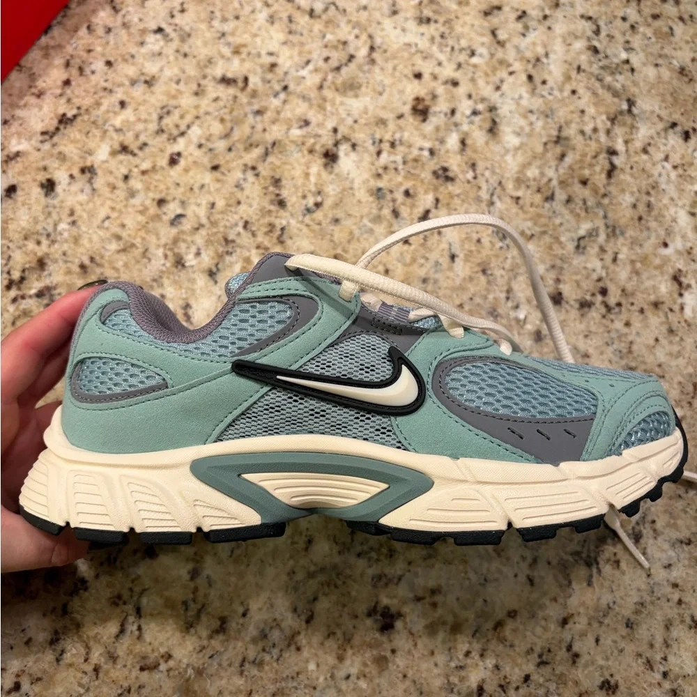 NWT Nike VS RNR Cannon/Pale Ivory/Cool Gray - Picture 3 of 7